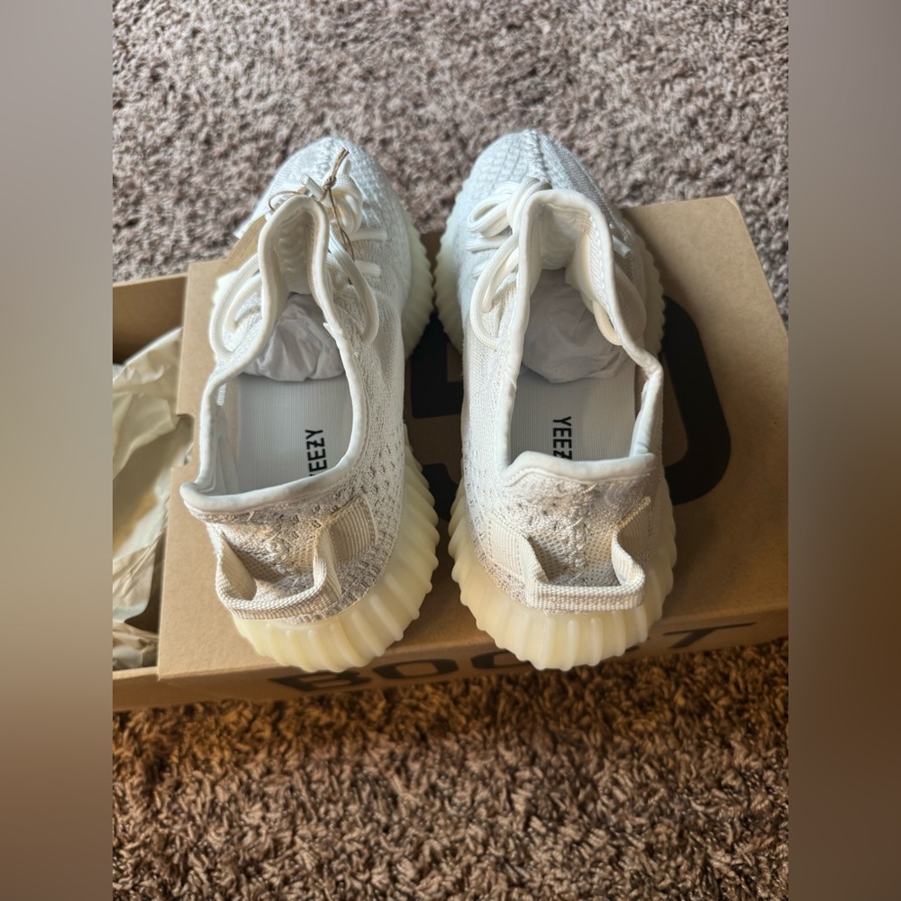 Adidas Yeezy Boost 350 V2 Bone White - Picture 4 of 9